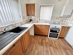 Kitchen- click for photo gallery